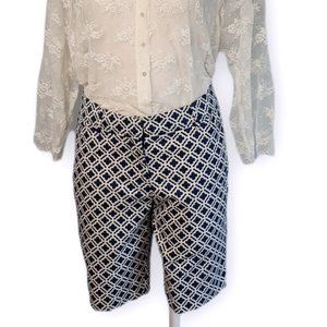 TALBOTS • size 2p petite geometric design shorts blue white navy preppy women's